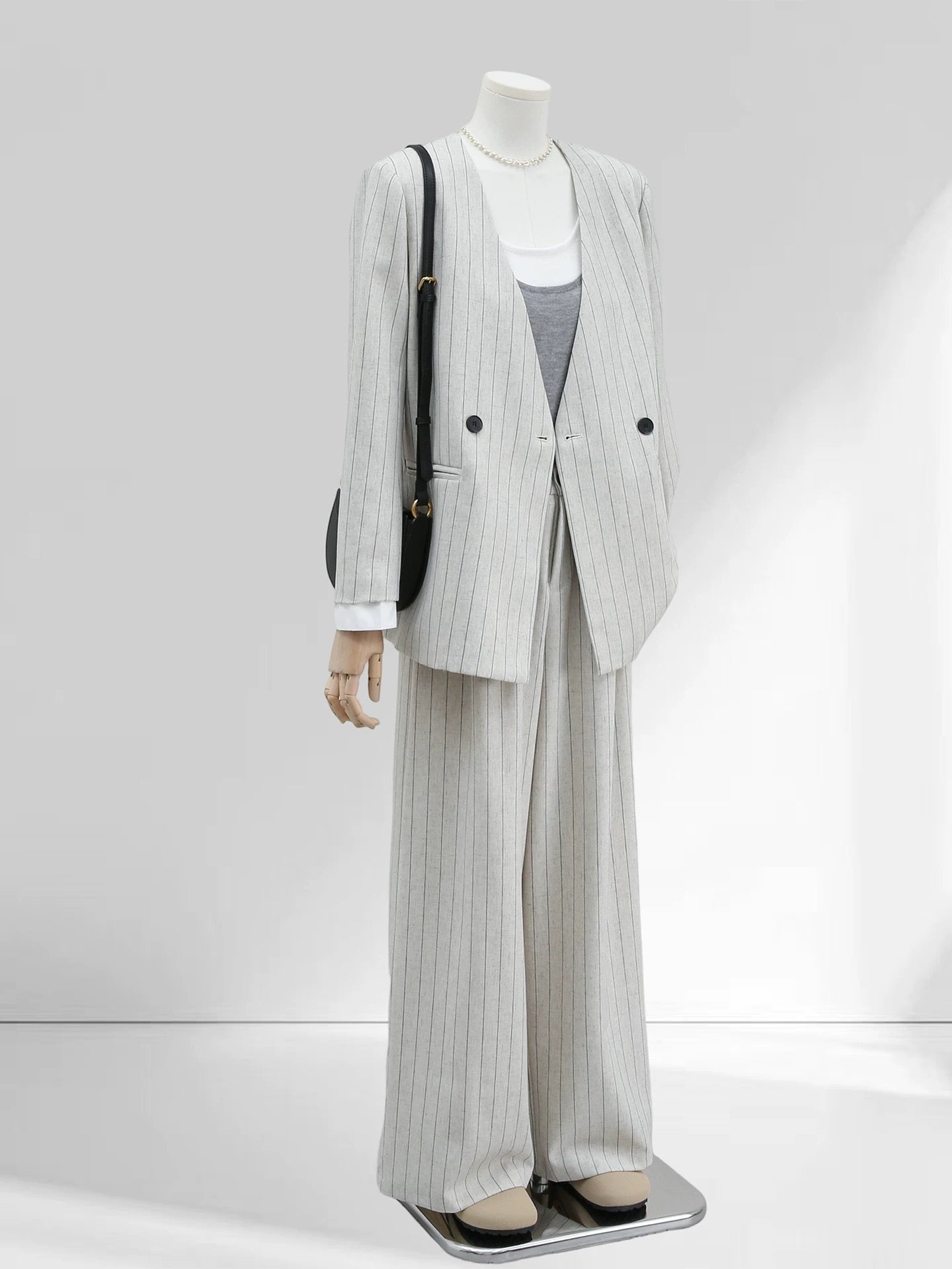 H2834 Women's Suit