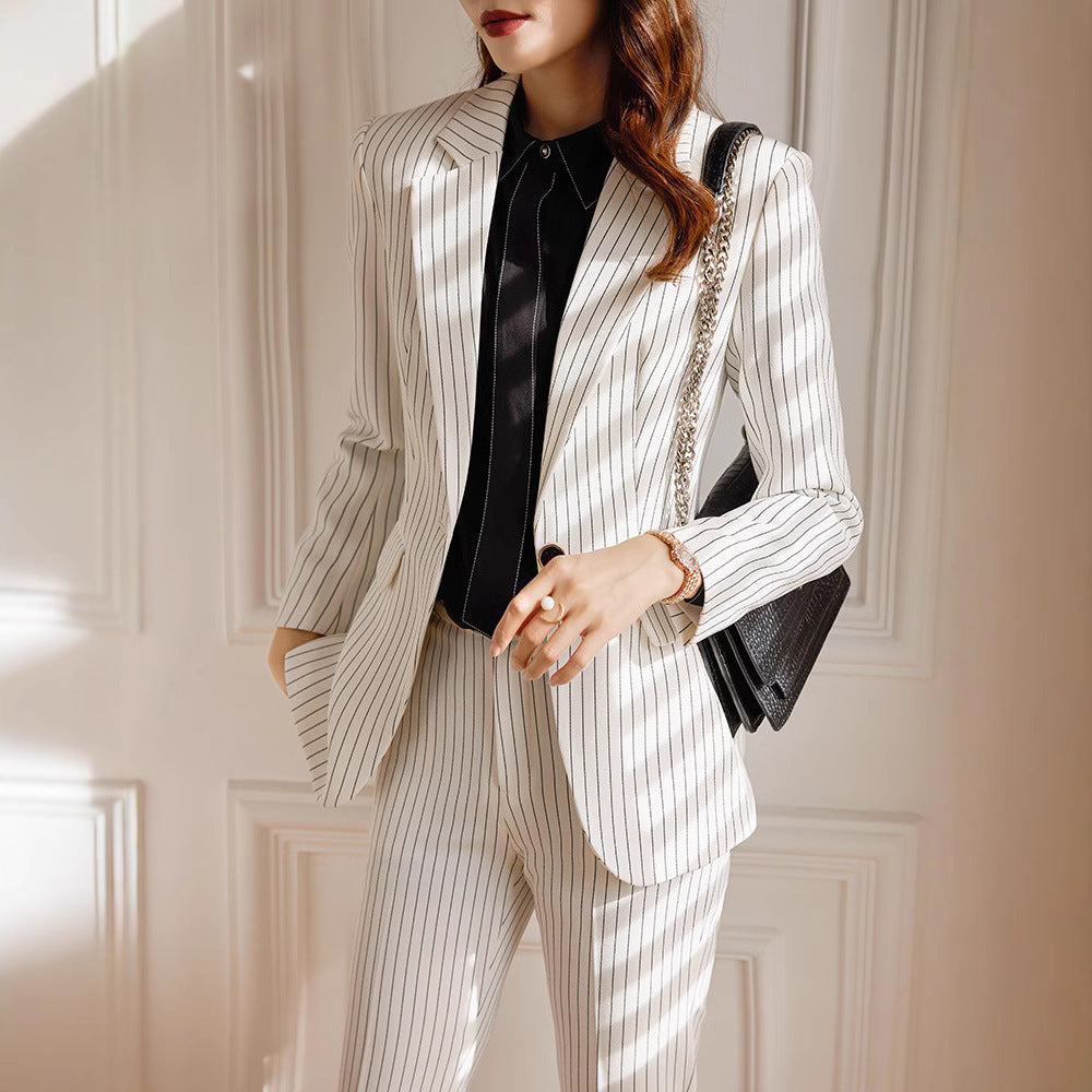 H3739 Women's suit