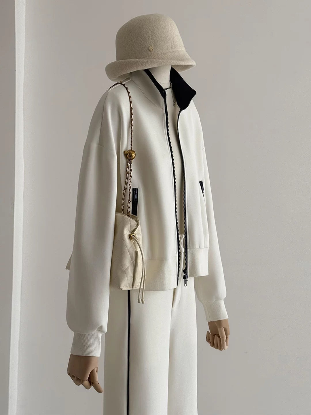 H3989 Women's Suit