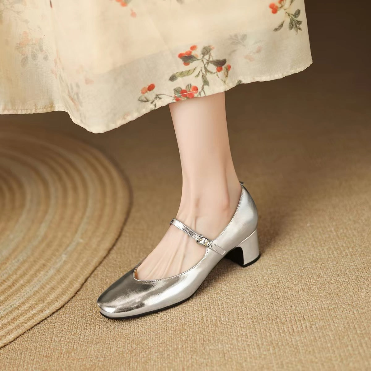 H6107 Women's calfskin shoes