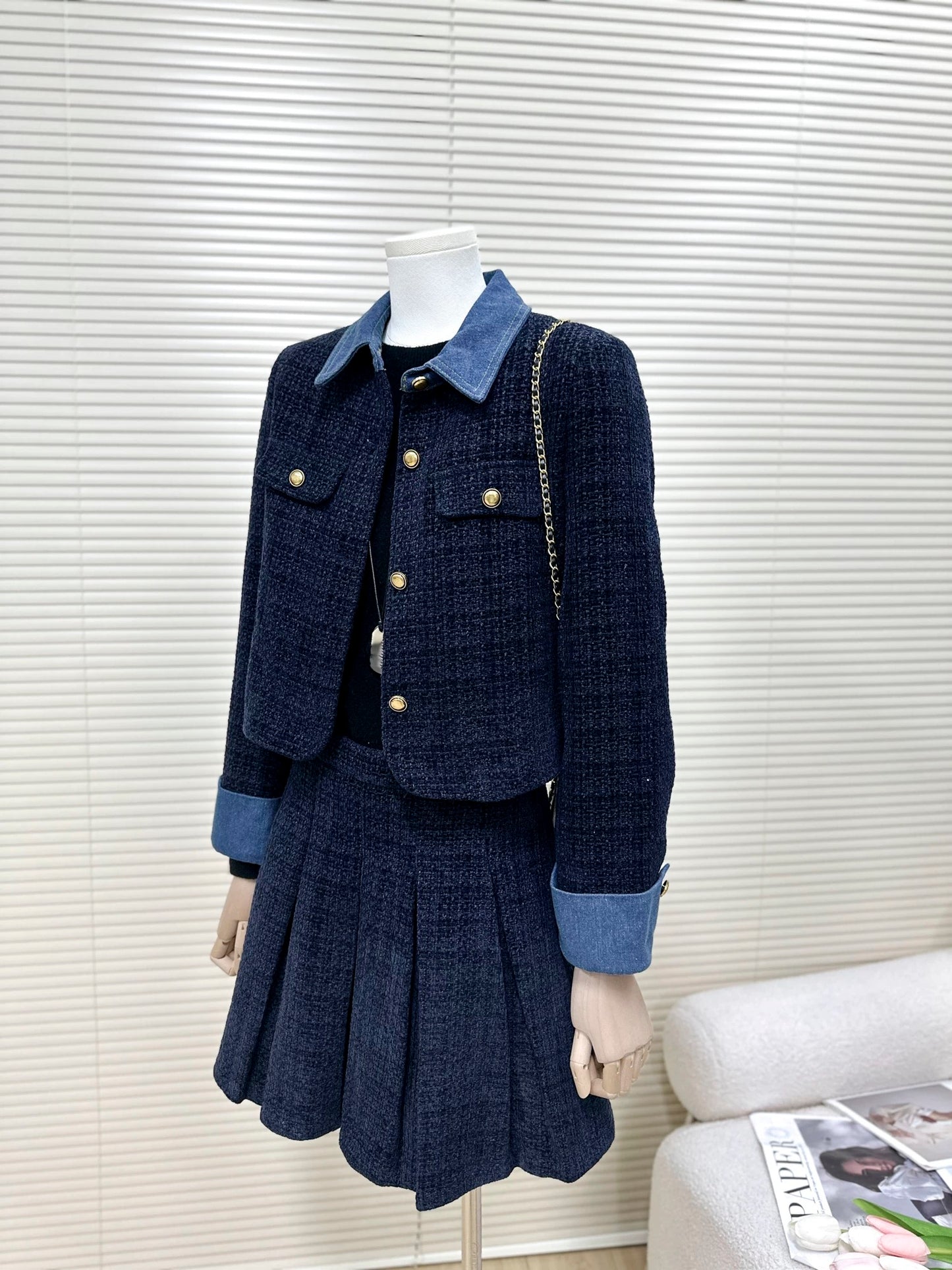 H1592 Commuter Suit