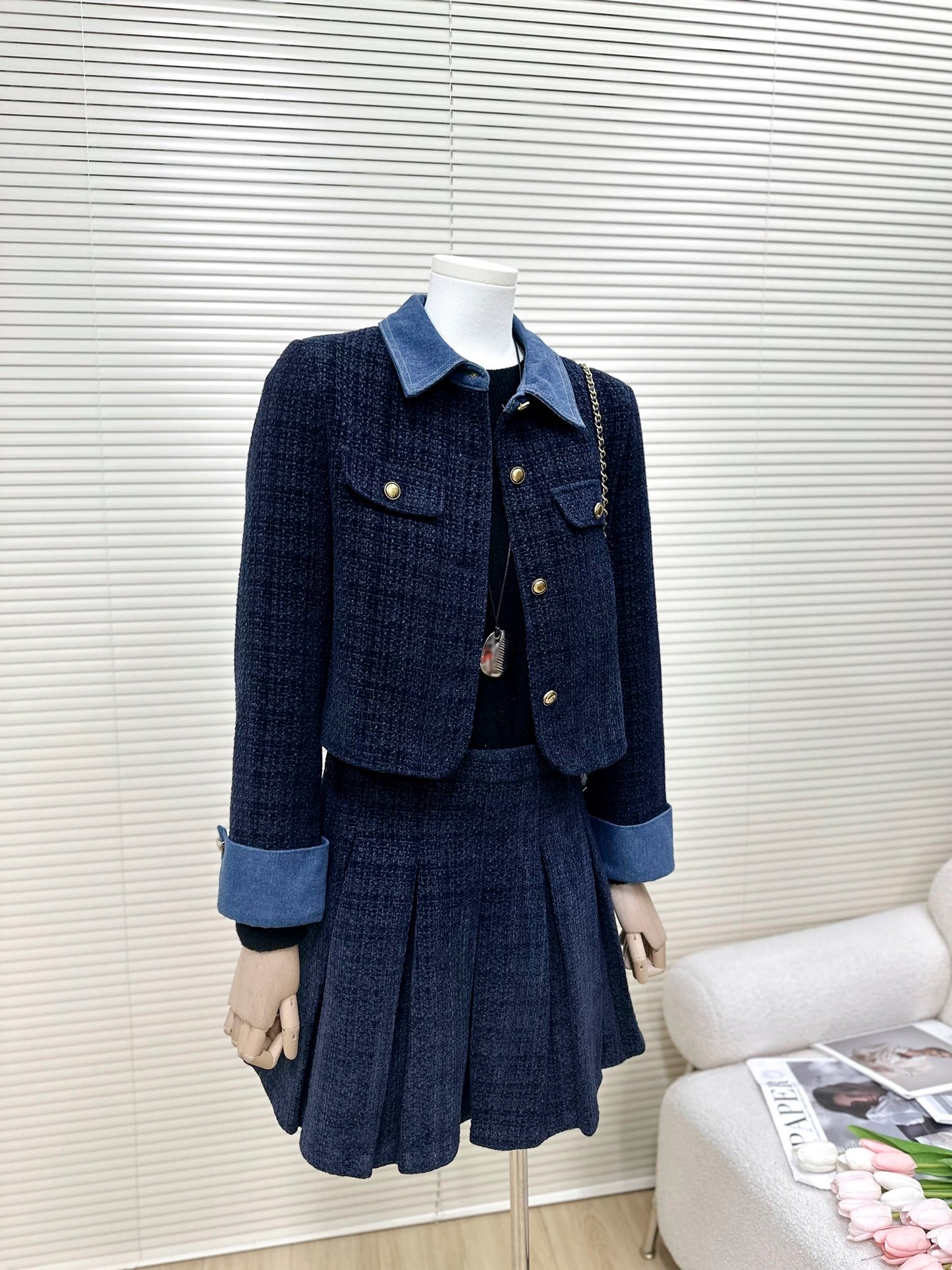 H1592 Commuter Suit