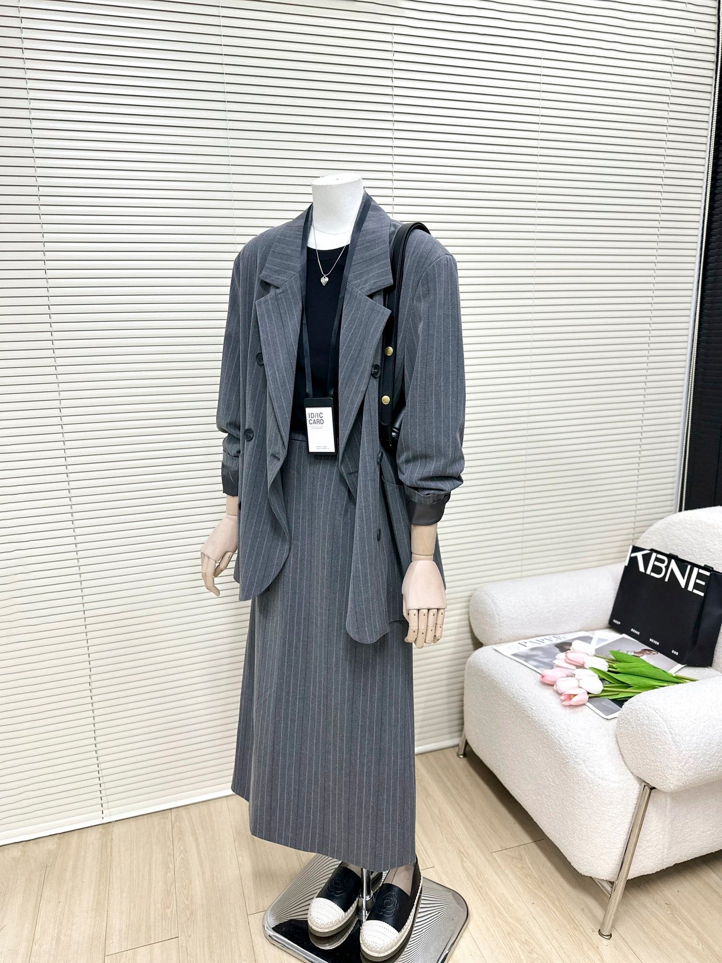 H1600 Women's Suit