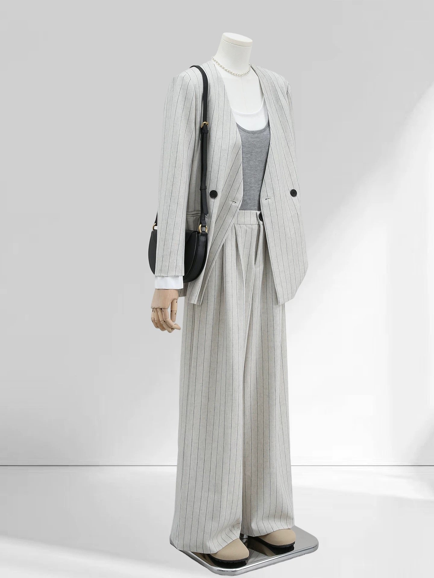 H2834 Women's Suit
