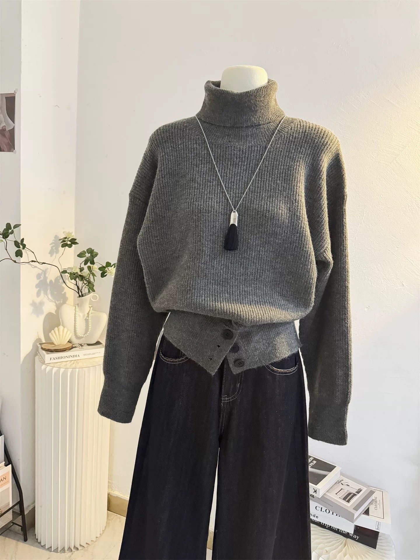 H2061 Turtleneck Sweater