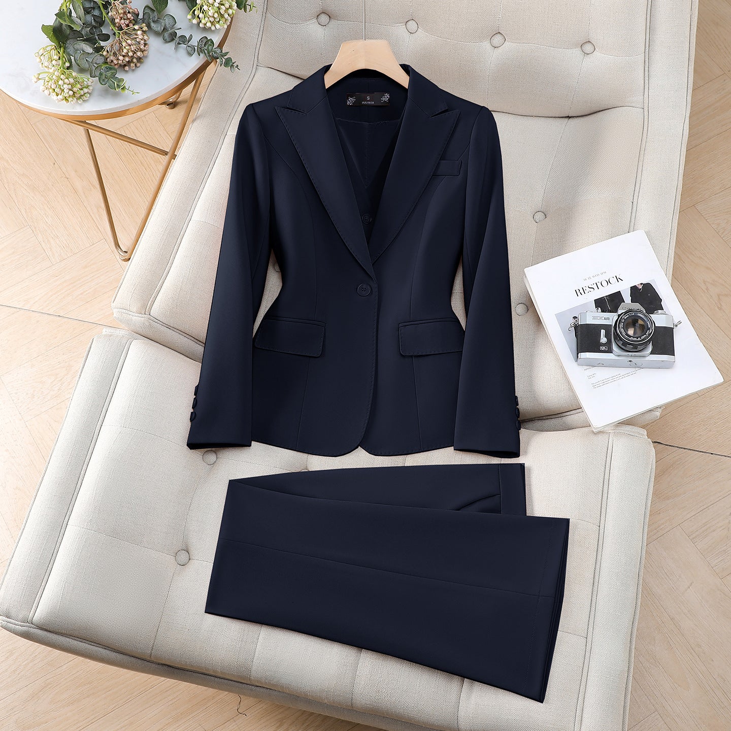 H3747 Women's suit