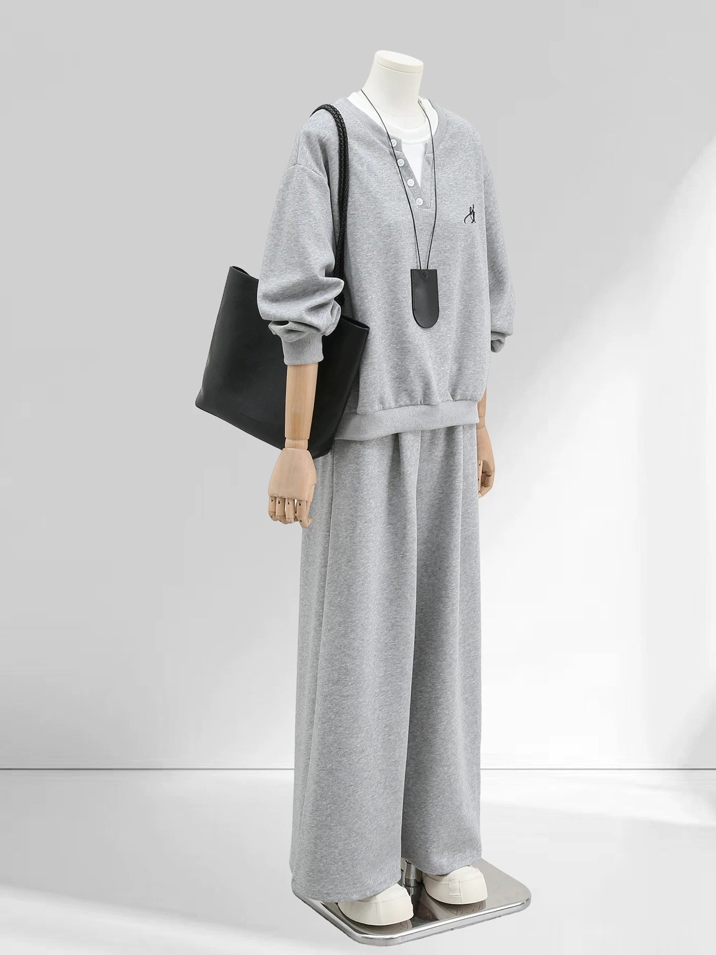 H2242 Women's Suit