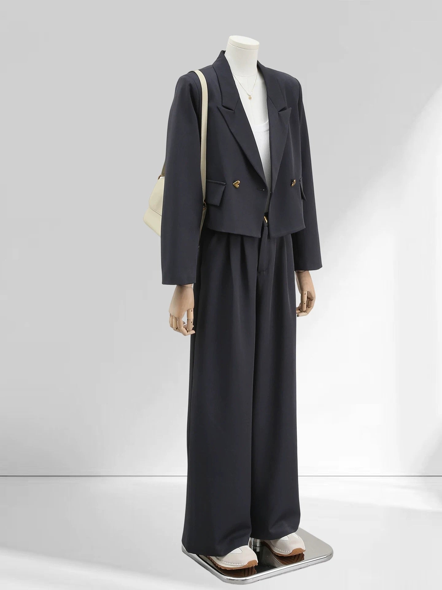 H2323 Women's Suit