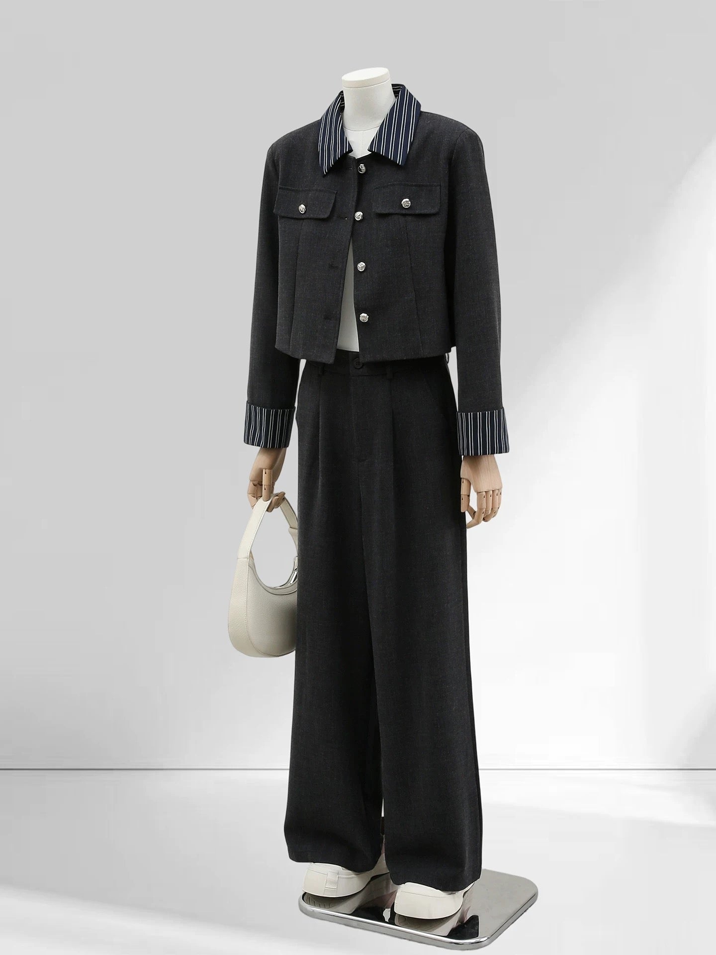 H2452 Women's Suit