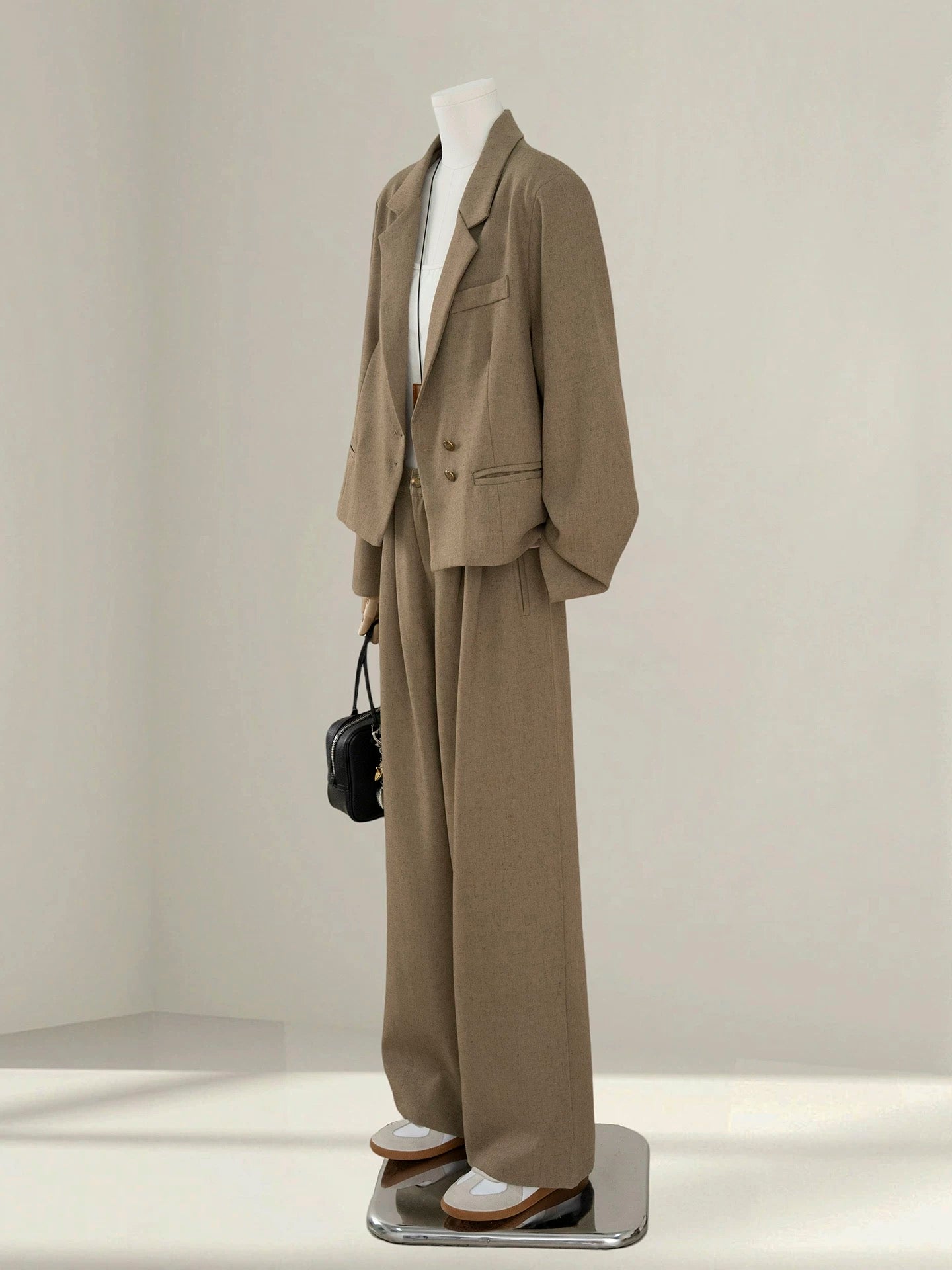 H4367 Women's Suit
