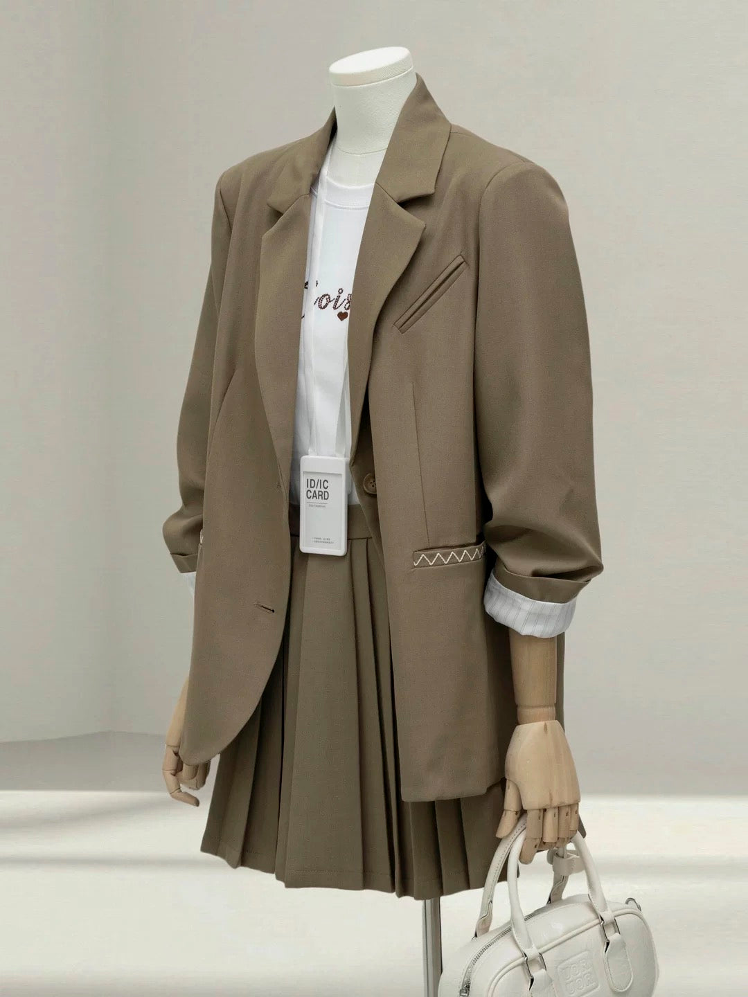 H4374 Women's Suit