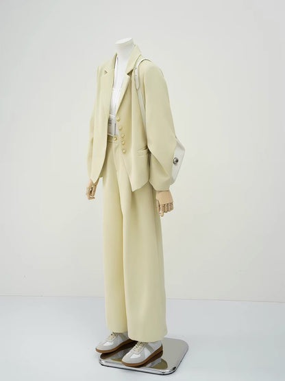 H4957 Women's Suit