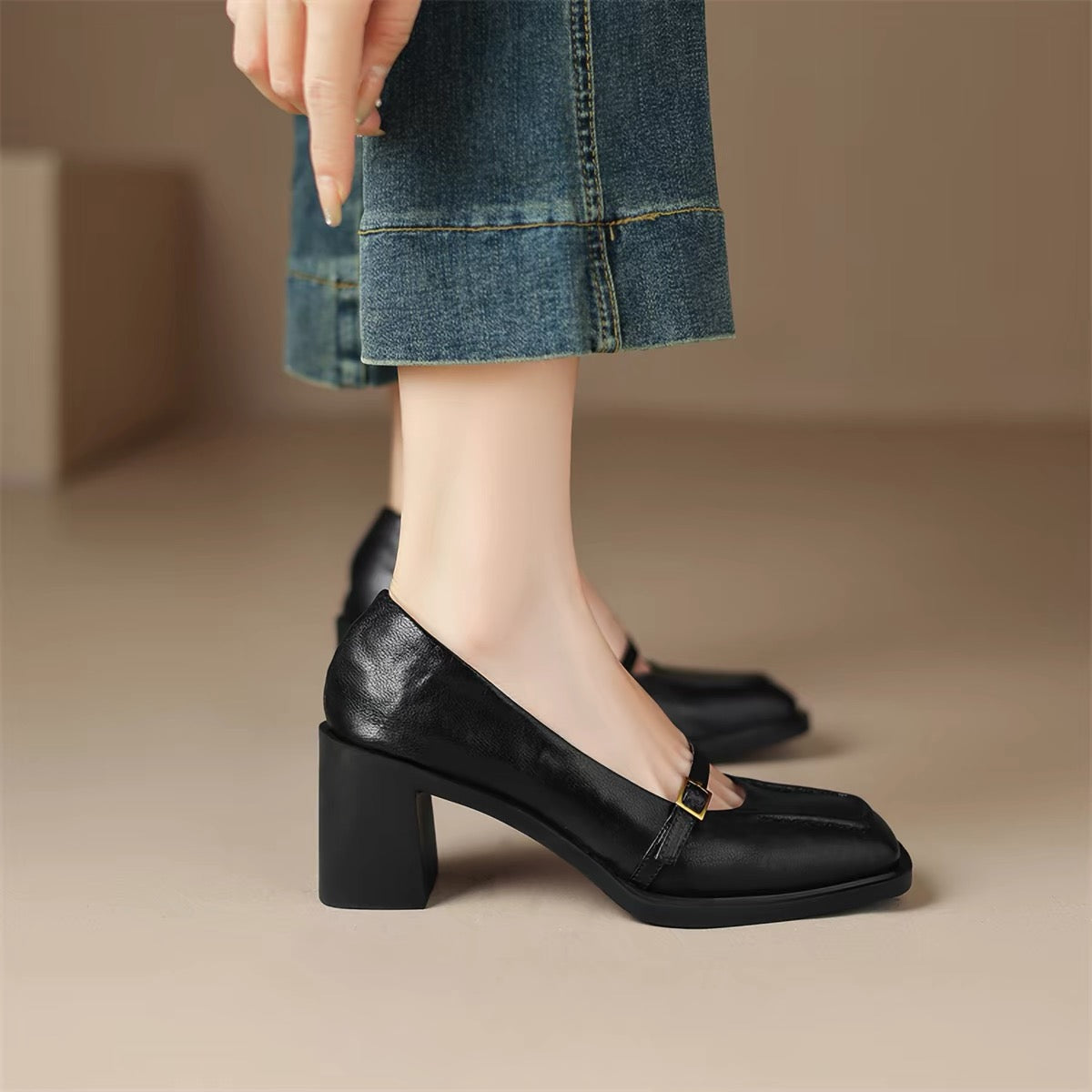 H6242 Women's calfskin shoes